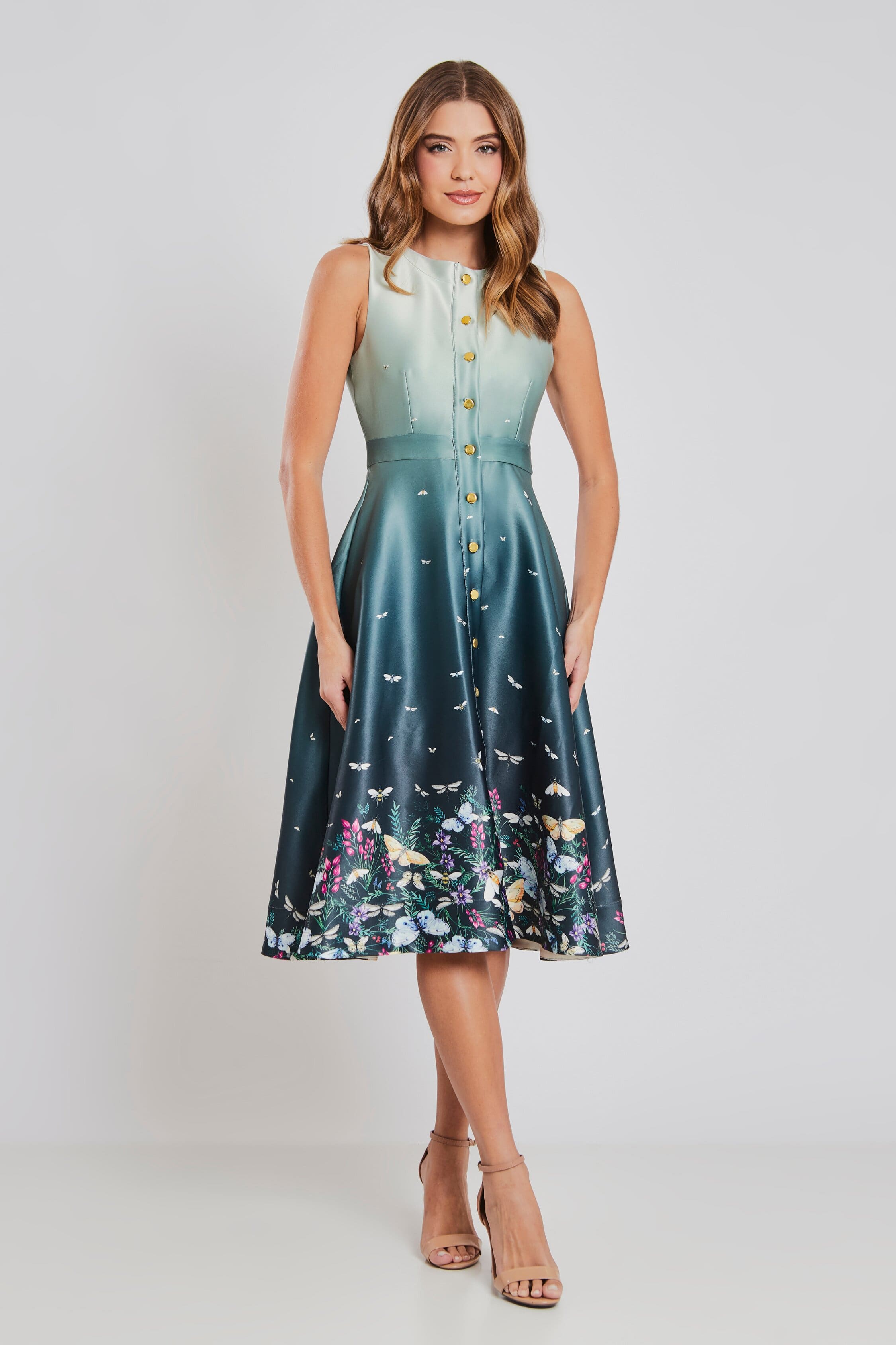 VESTIDO BORBOLETAS NO ESTÔMAGO